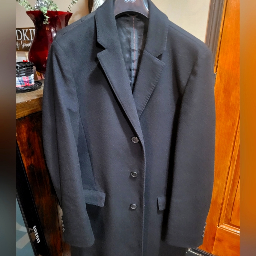 Hugo Boss 40R dark blue overcoat EUC